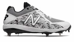 New Balance – White/Black Camo 4040v4 Baseball Spikes (L4040PW4)