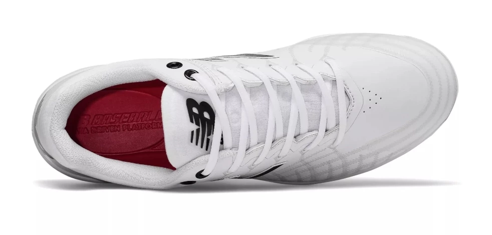 New Balance 4040v5 Metal Spikes – White/Black (L4040TW5) 5 New Balance 4040v5 Metal Spikes – White/Black (L4040TW5) - Image 3