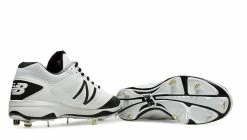New Balance – White/Black Low 4040v3 Baseball Spikes (L4040WT3) 7 New Balance – White/Black Low 4040v3 Baseball Spikes (L4040WT3) -Baseball Uniforms Sales Store products l4040wt3 3