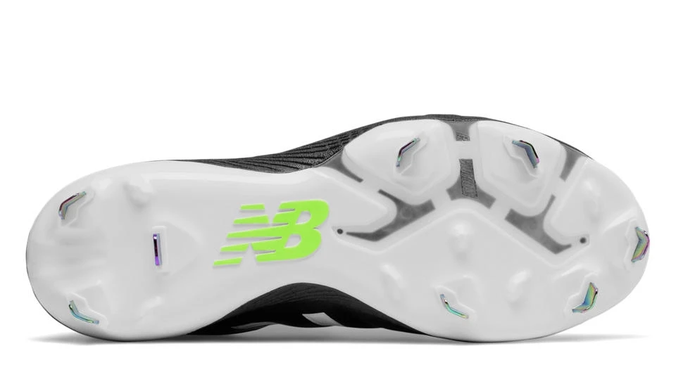 New Balance – Women’s Black/White Fastpitch Spikes (SMFUSEK1) 6 New Balance – Women’s Black/White Fastpitch Spikes (SMFUSEK1) - Image 4